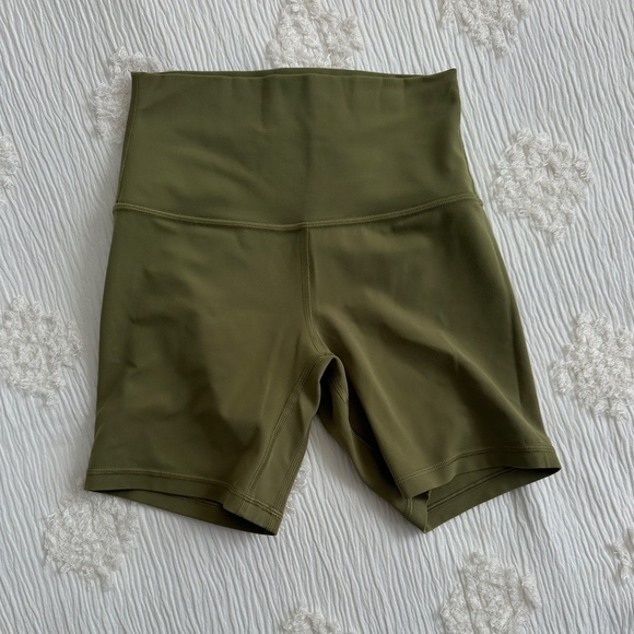 lululemon align high-rise shorts 6”! - Picture 1 of 2